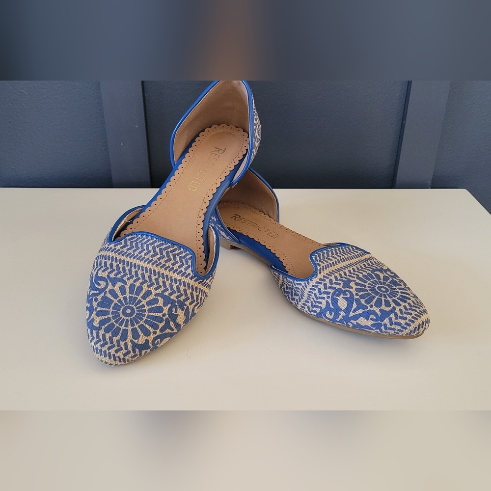 Restricted d'Orsay Women's Blue and Tan Patterned Woven Flats, Size 6